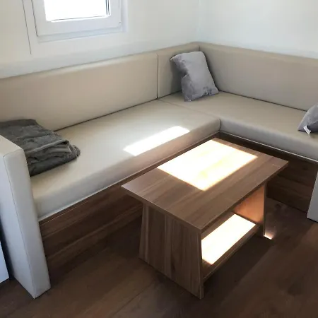 Floating House Varoni