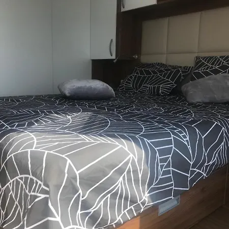 Floating House Varoni